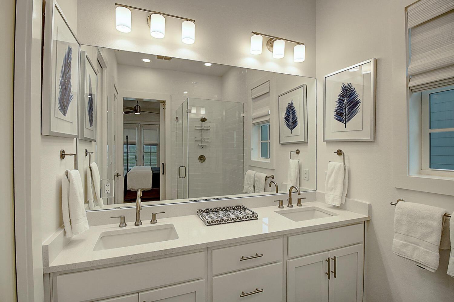 Primary King Bathroom, 2nd Floor