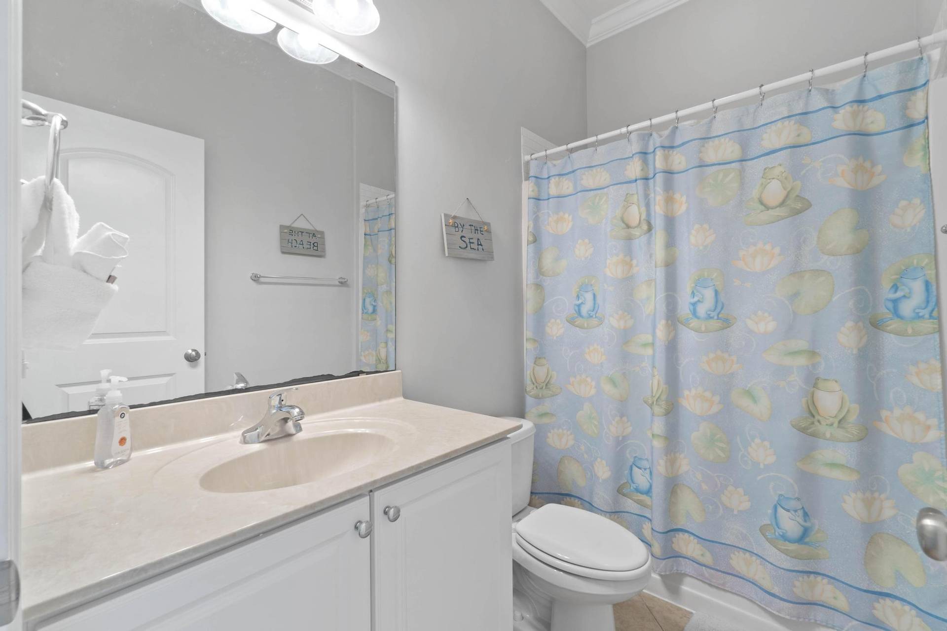 Top Floor Guest Bathroom
