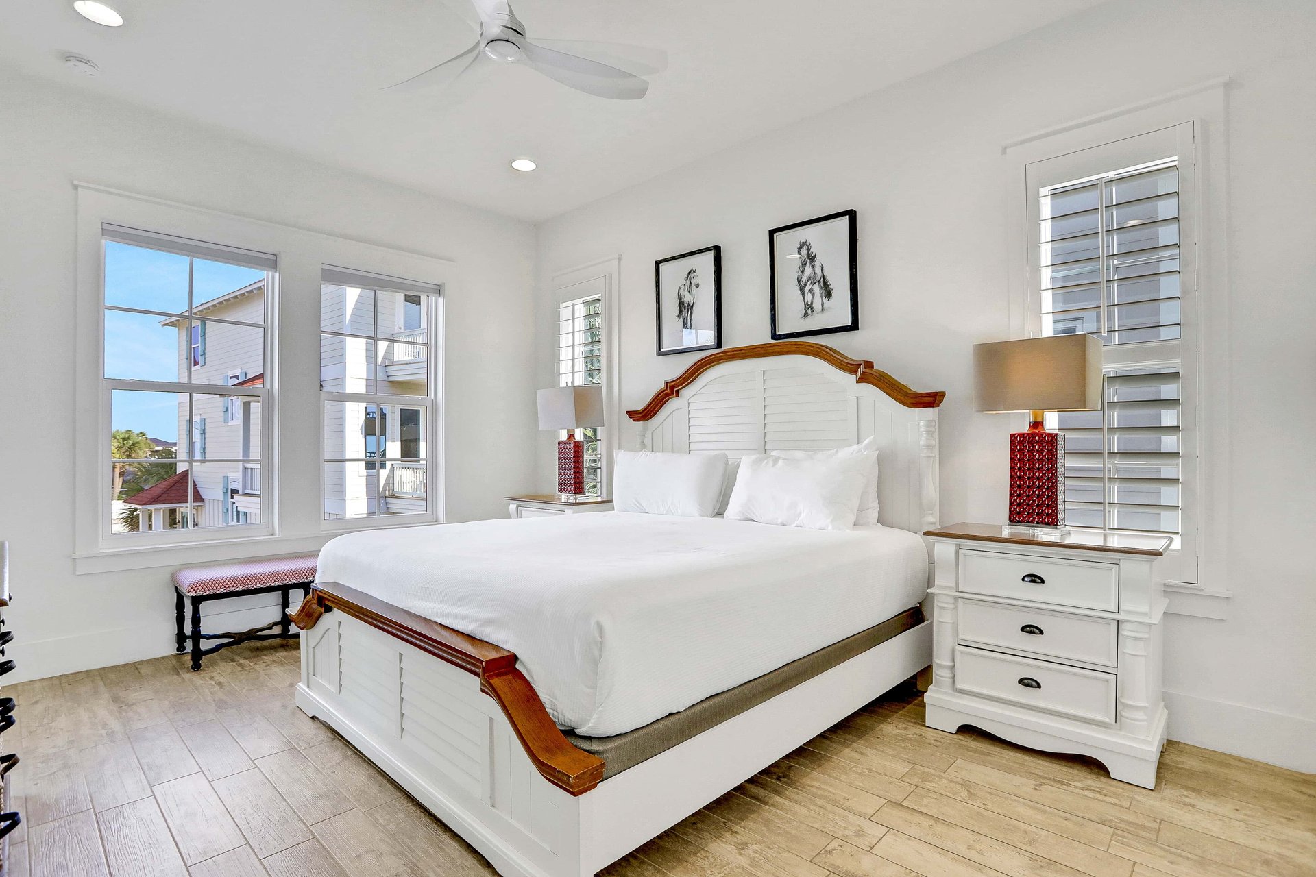 Tiffanys Beach Club 17