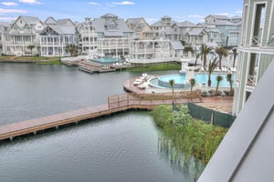 Balcony Lake Views, 2nd Floor