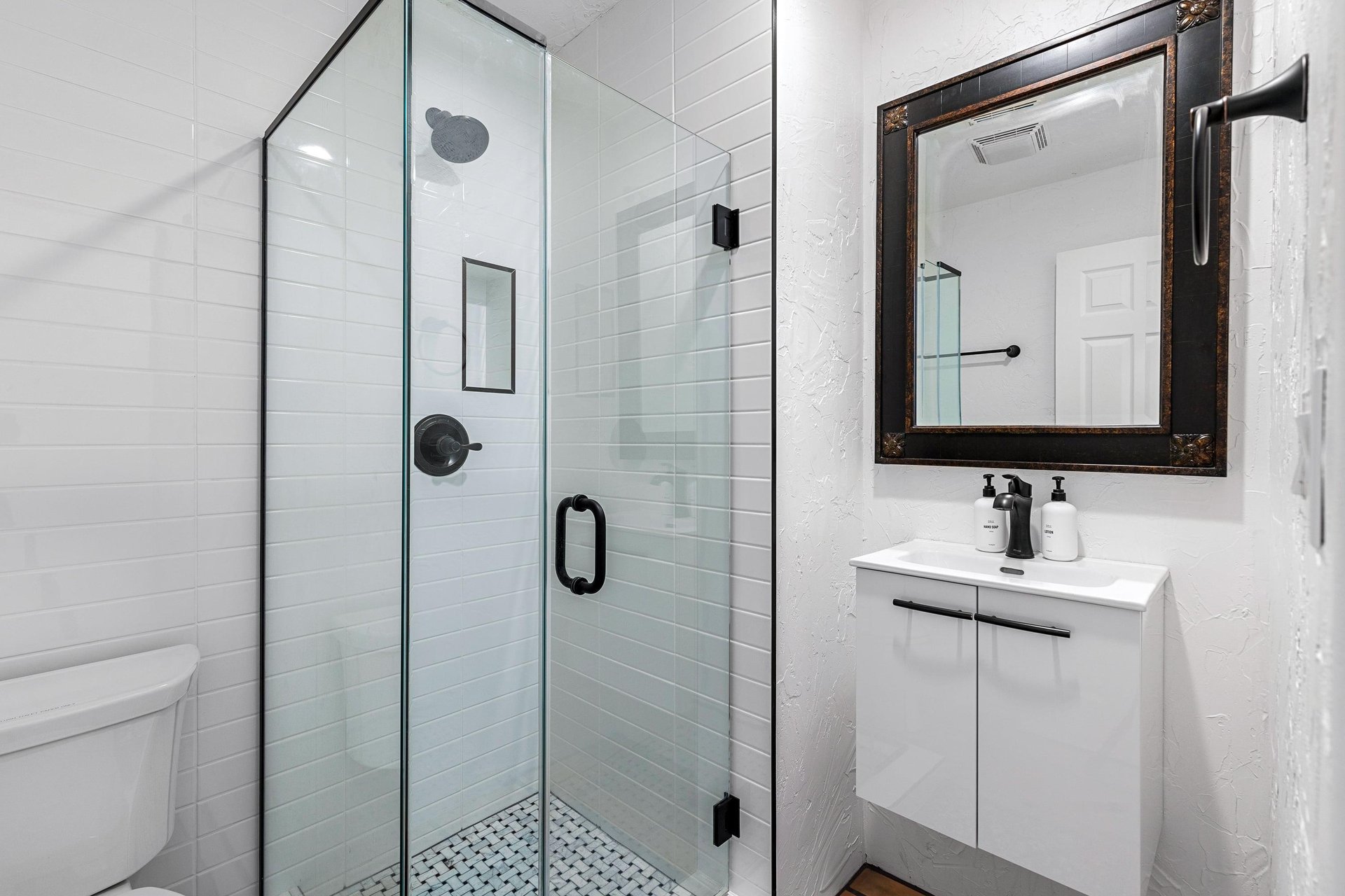 Guest shower