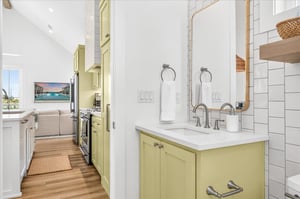 Shared Bathroom, 2nd Floor