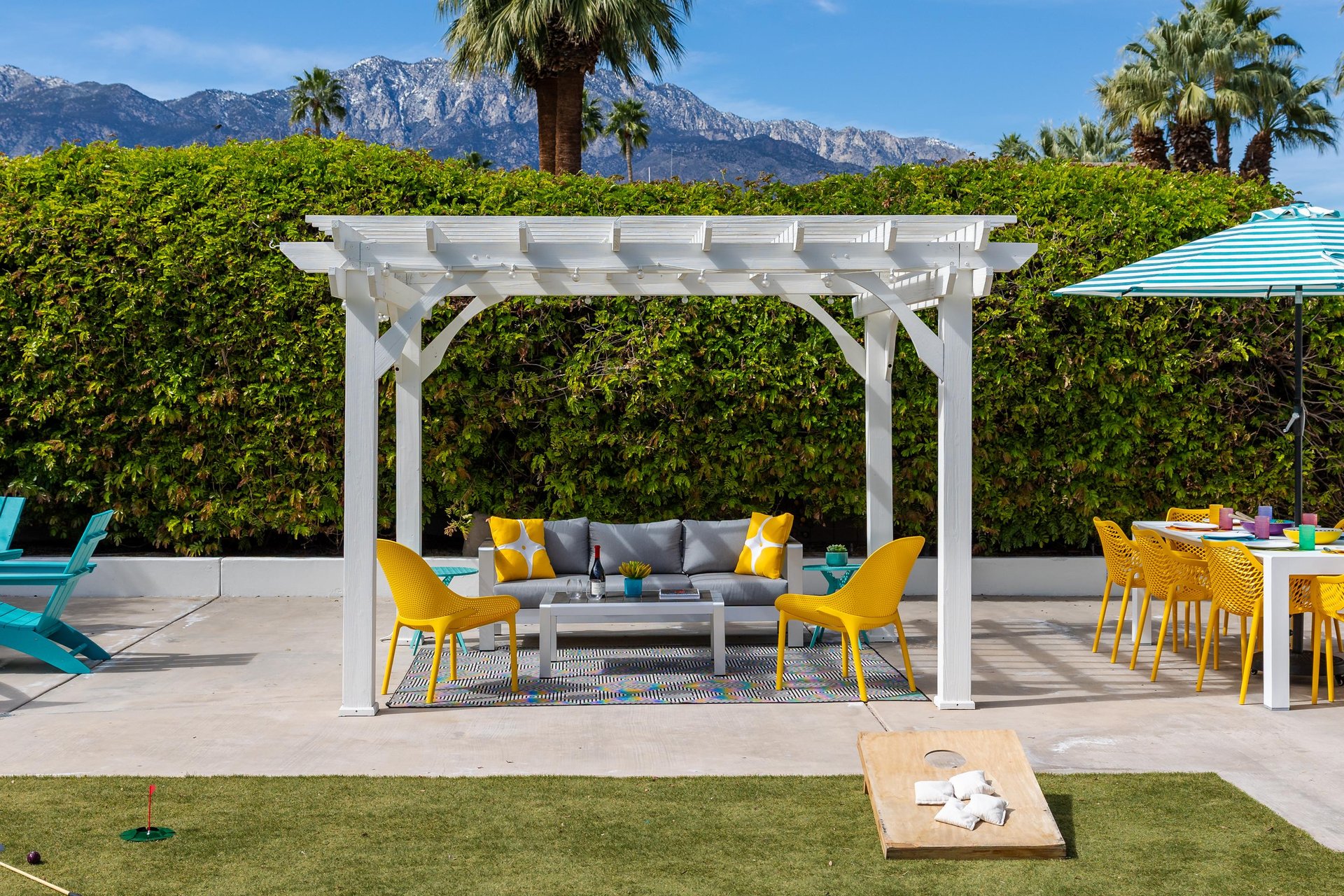 Outdoor al fresco dining