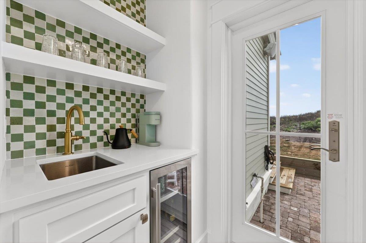 1st Floor, Back Entrance