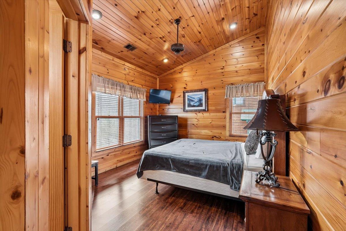 26Bedroom