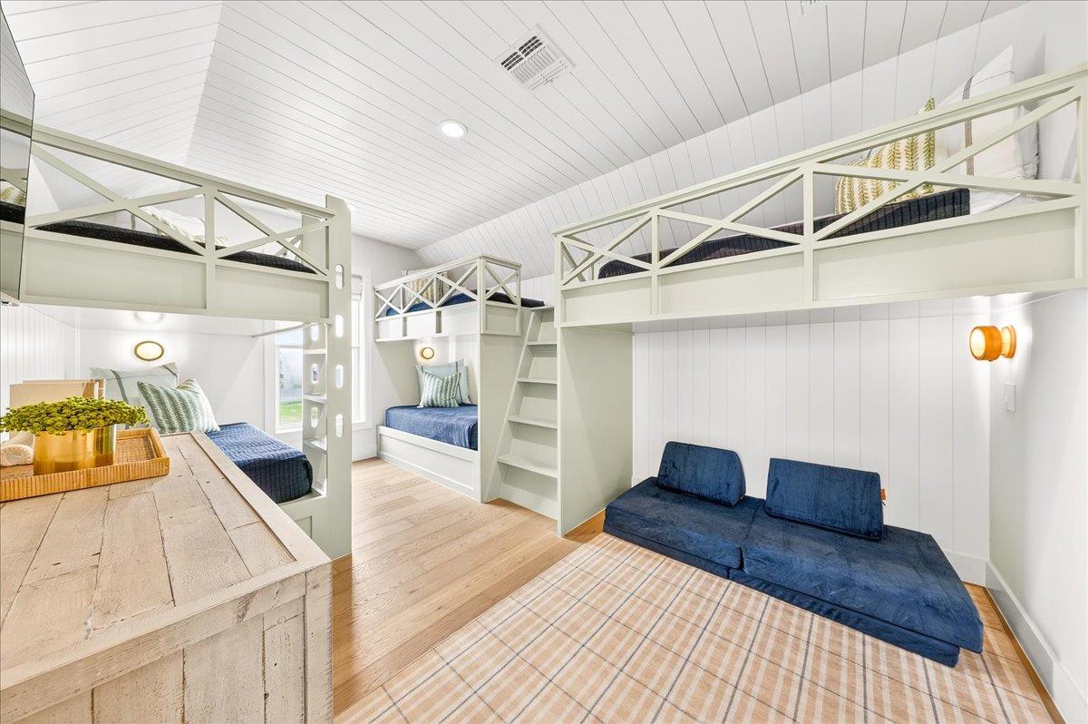 3rd Floor, Bunk Bedroom