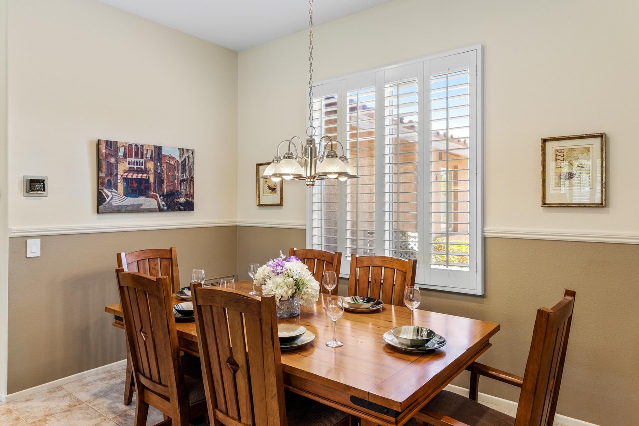 Dining table and chairs for 6.