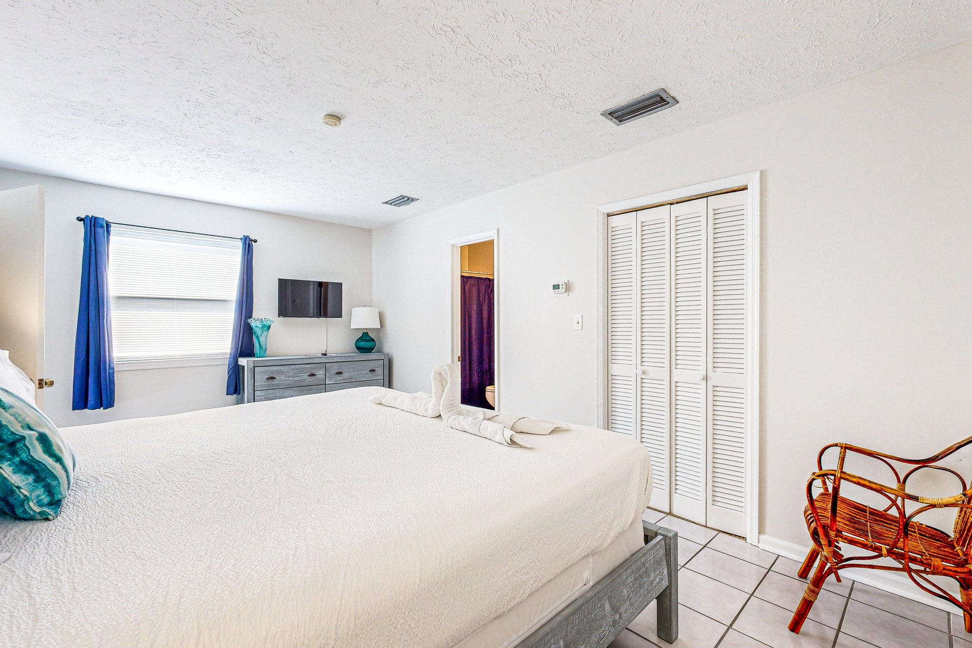 Eastern Shores 215 14