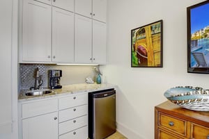 Sitting Area Wet Bar, 1st Floor