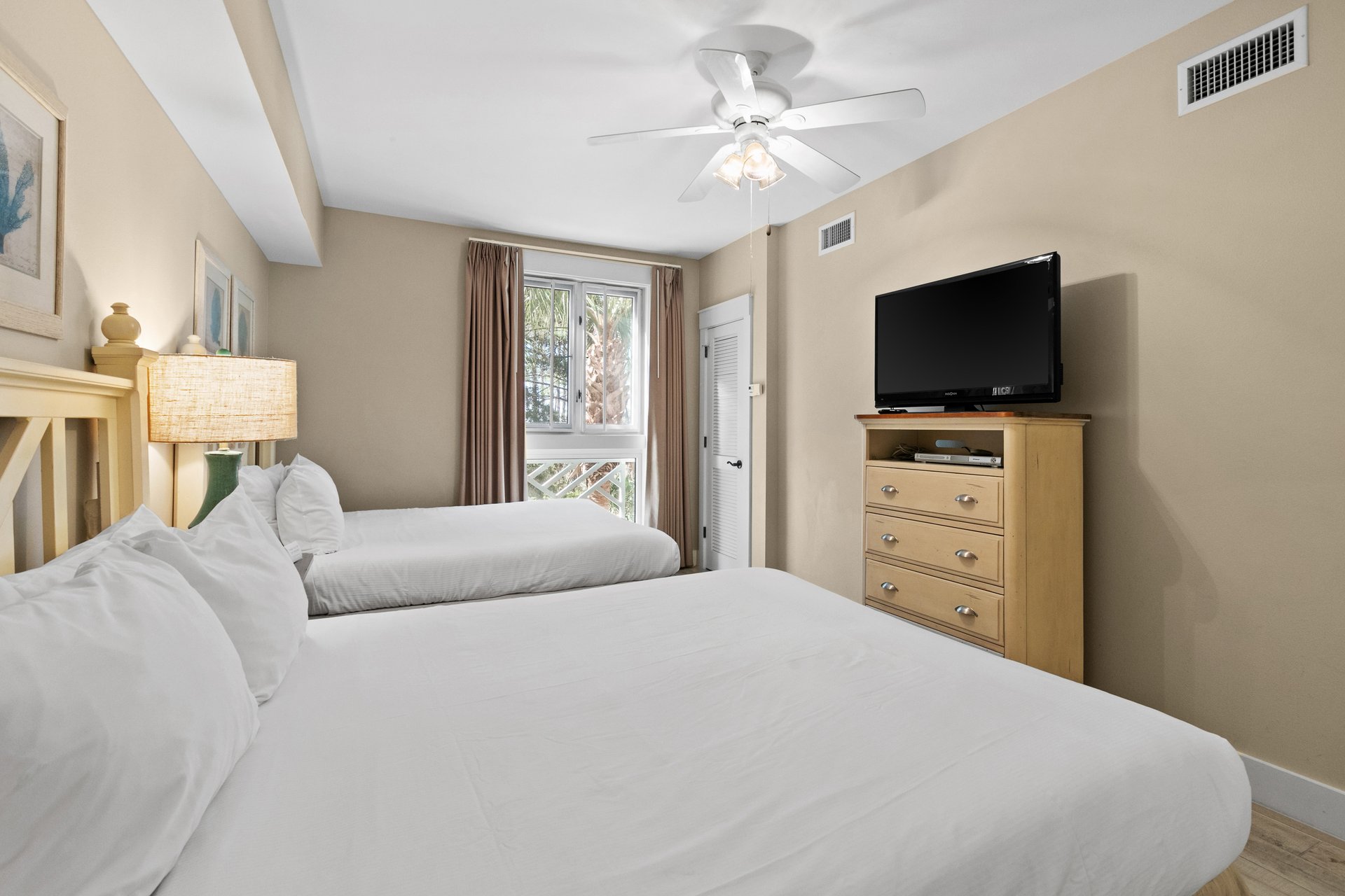 Baytowne Wharf  Market Street Inn 234  Salty Escape 6