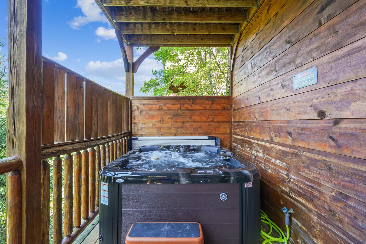 35Hot Tub