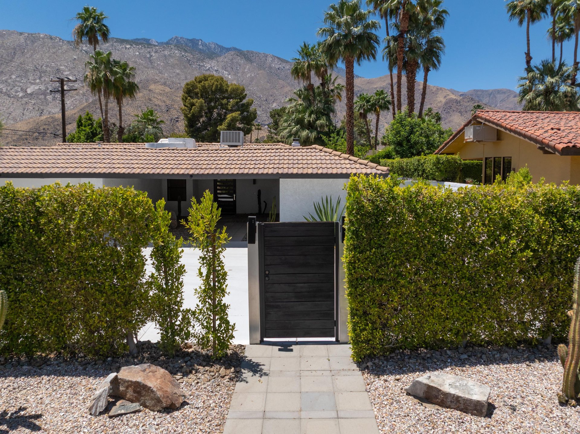 Front gate to get into the home.