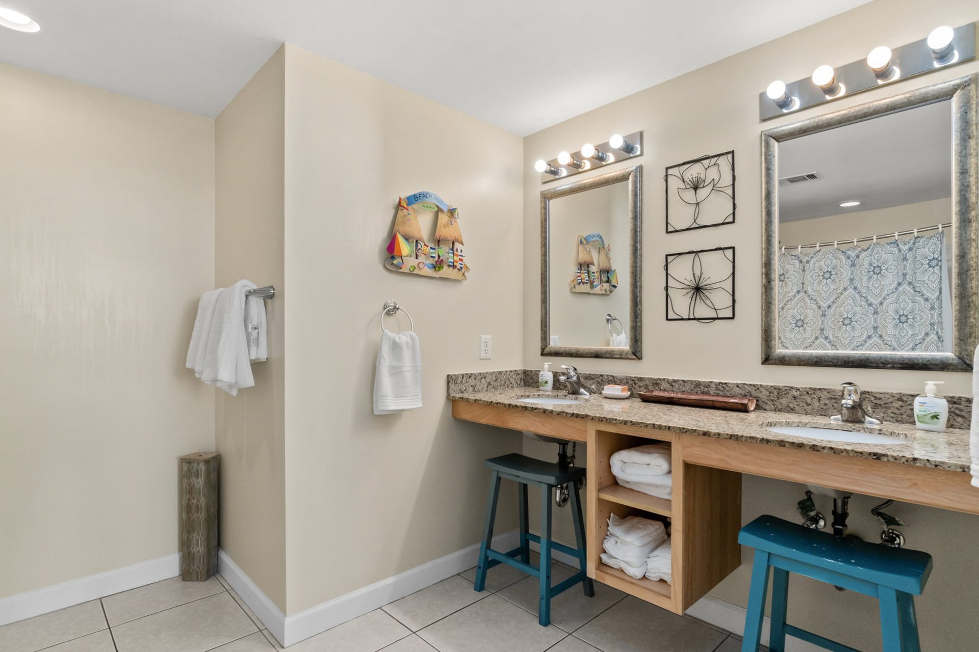 Splash Resort 1902W 14