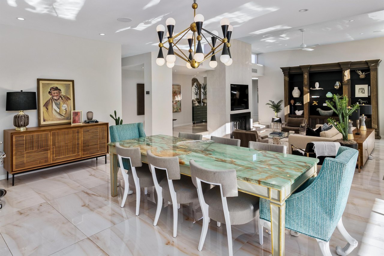 Indoor dining for 8