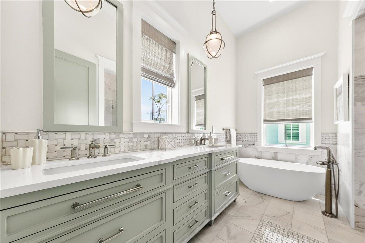 2nd Floor, Primary King Bathroom