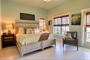 Master King Bedroom with Back Deck Access