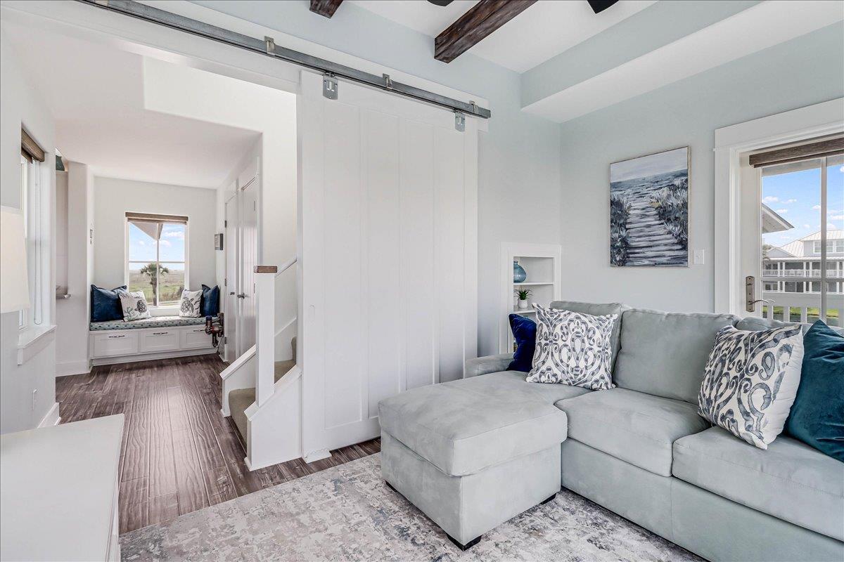 Second Living Area WPullOut Sofa, 2nd Floor