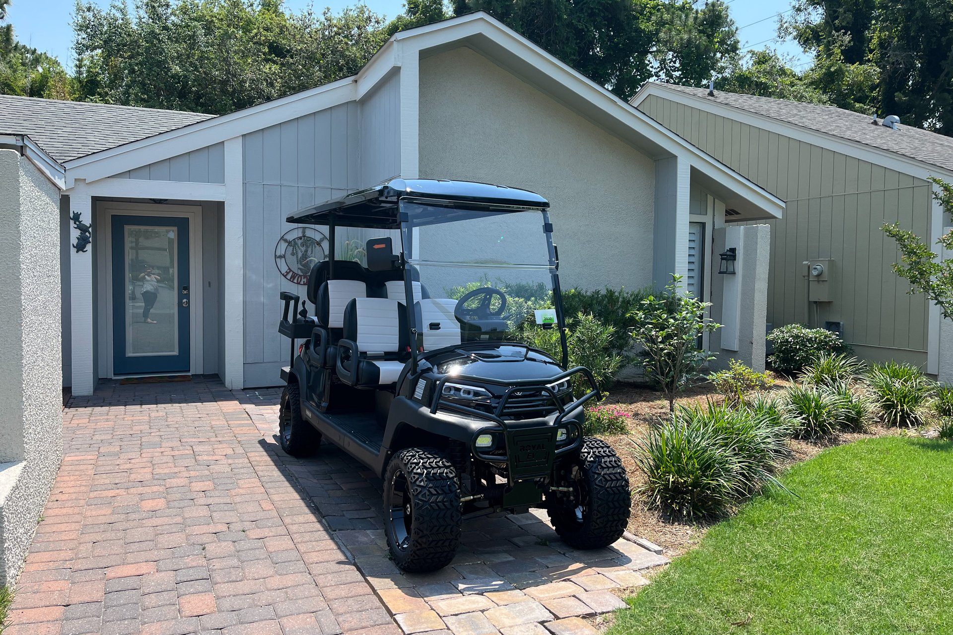 Sunny Destination 37