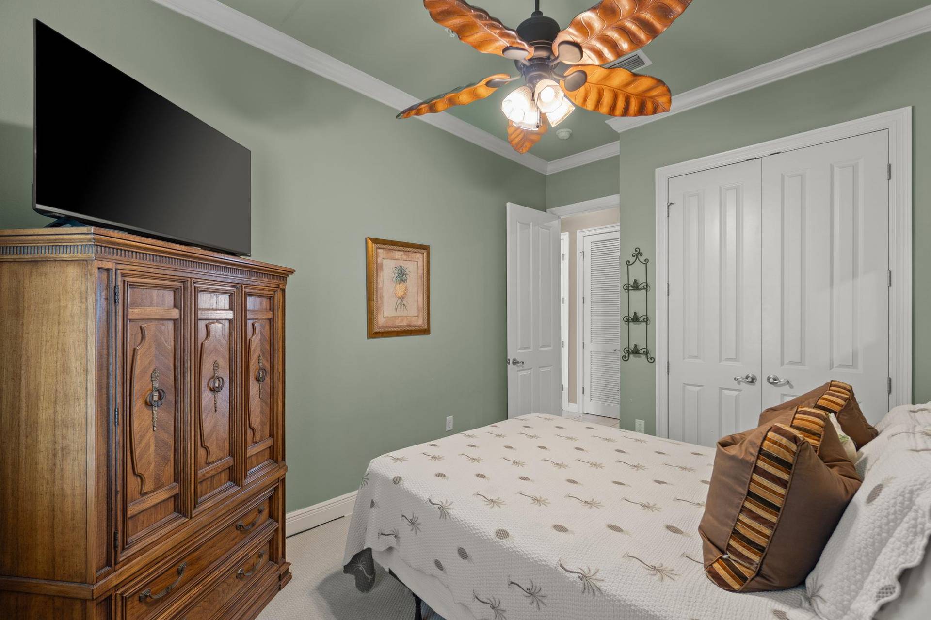 Guest Bedroom 2 Queen
