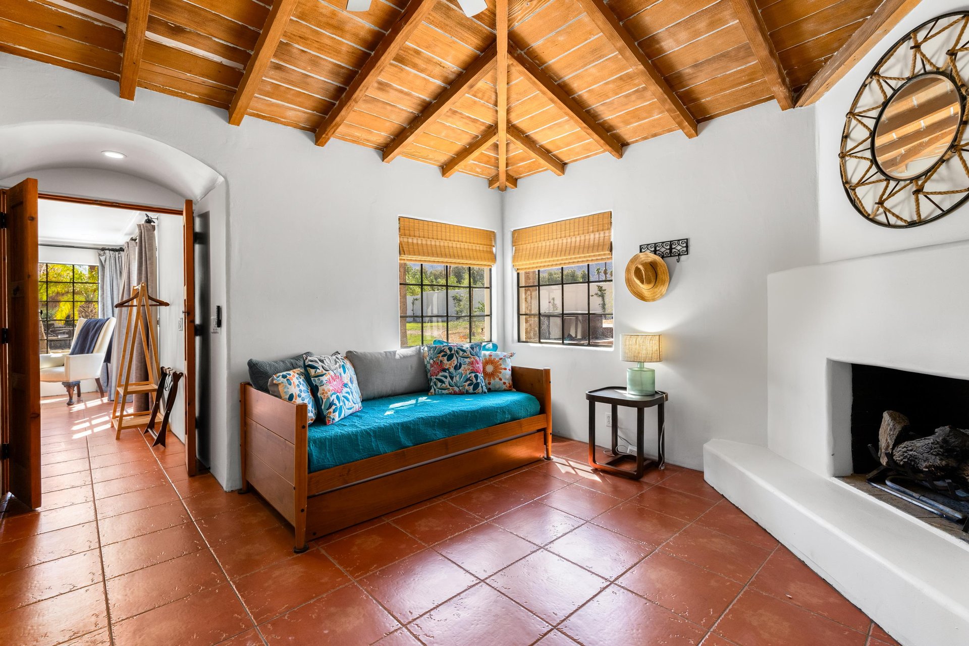 Sitting room has a Trundle pull out bed