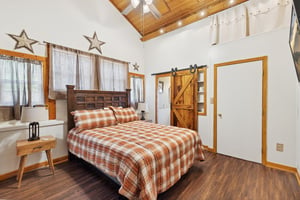 1 queen bed