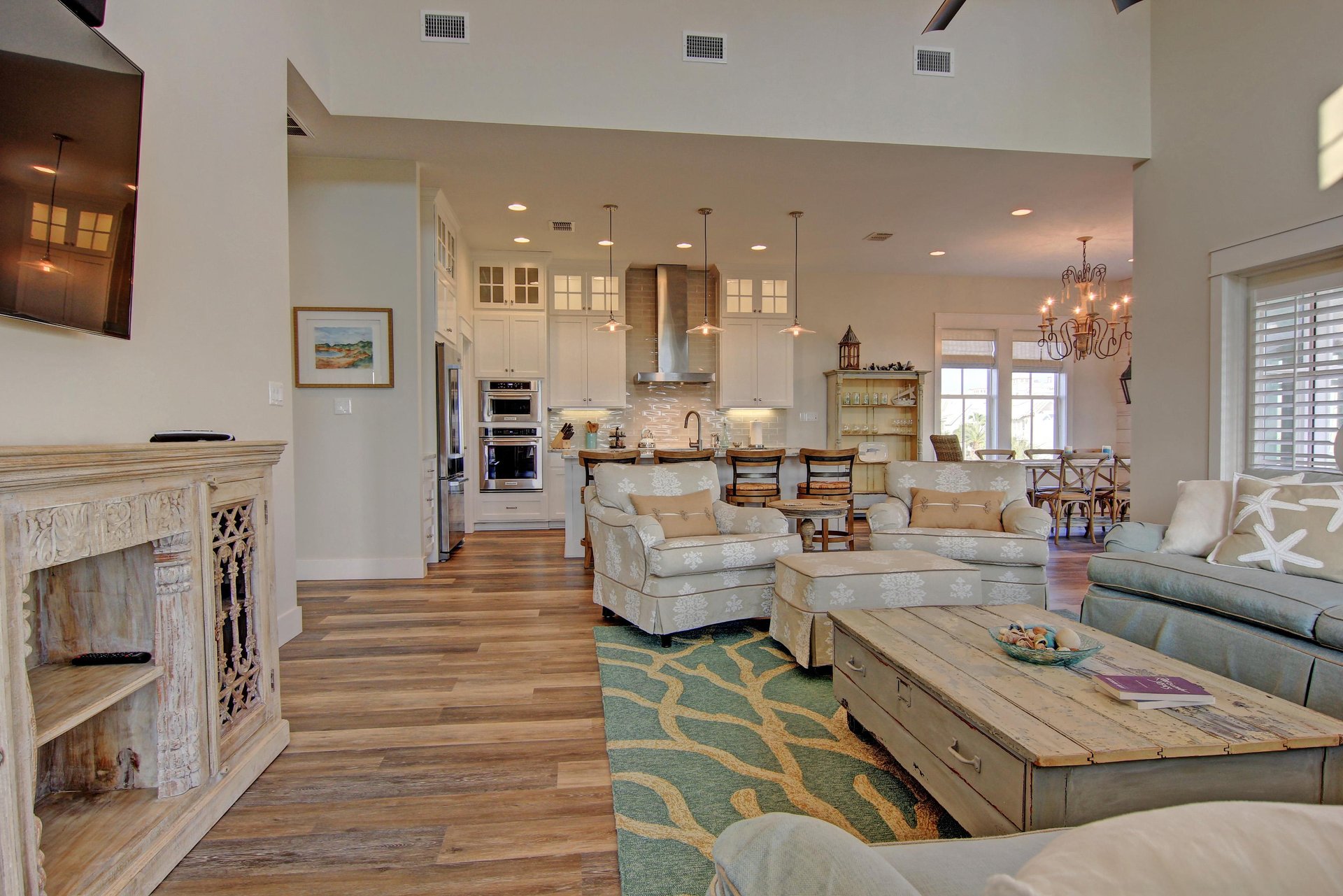 Main Living Area, 2nd Floor