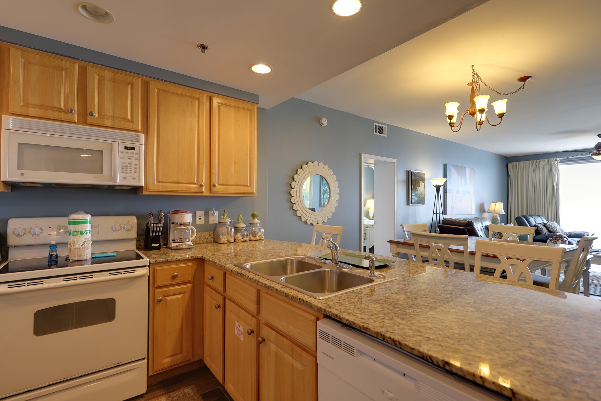 Splash Resort 907W 23