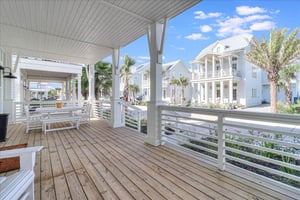 Entry Deck, 1st Floor