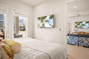 King Bedroom, 1st Floor