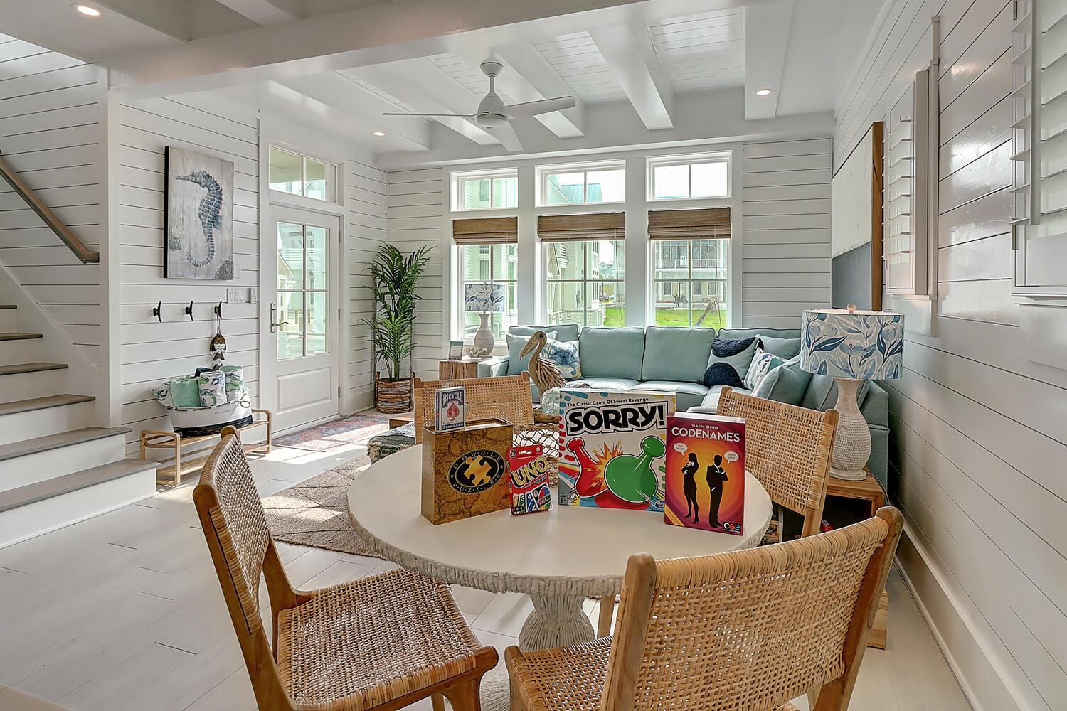 1st Floor Dining Area