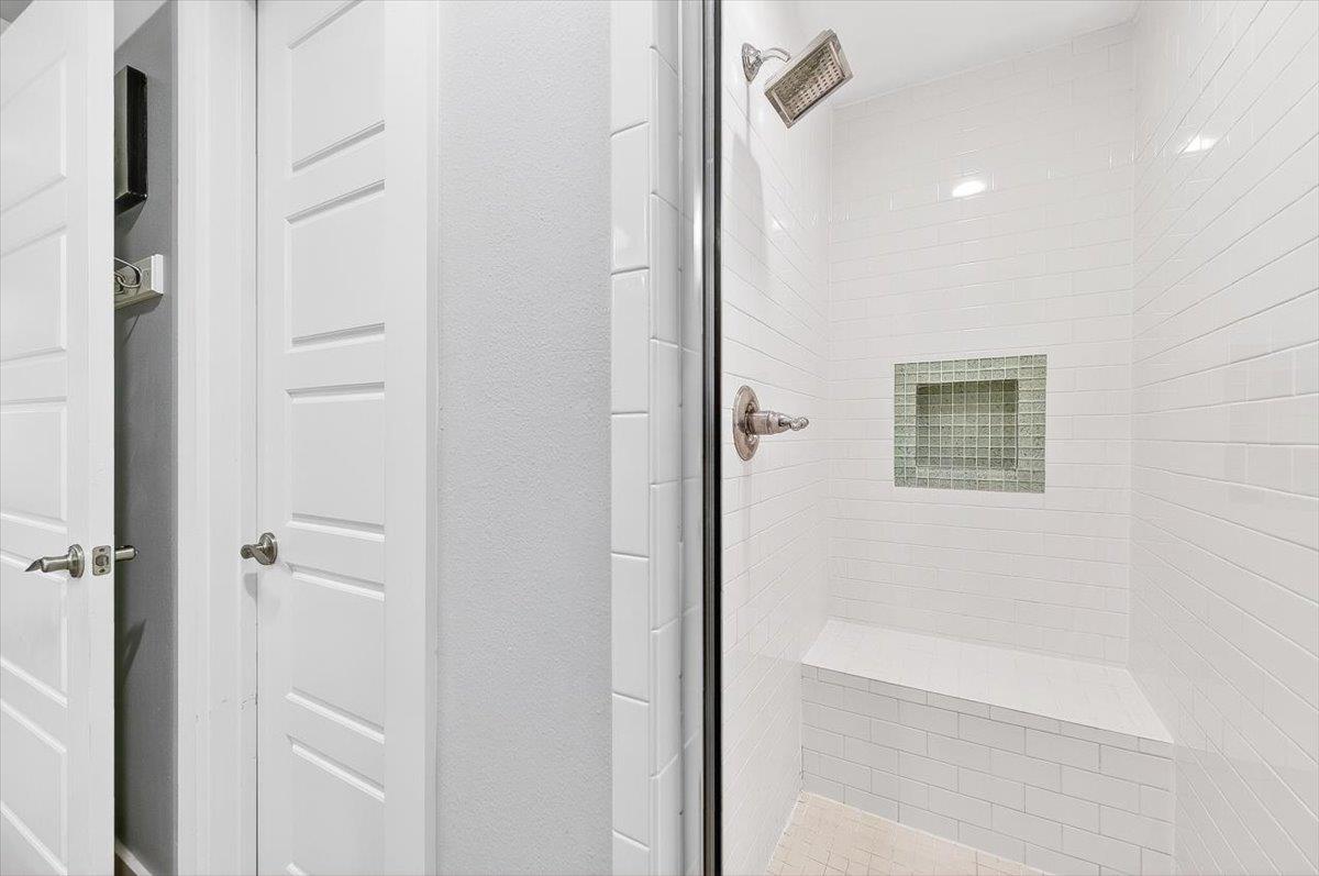 Queen  Twin Bunk Bathroom
