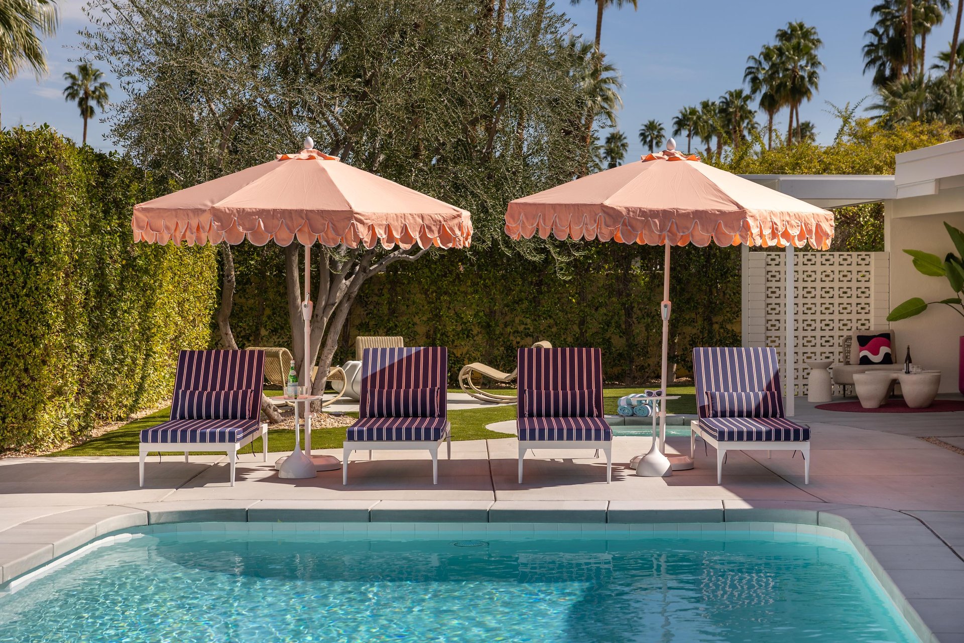 Palm Springs sun is waiting for you