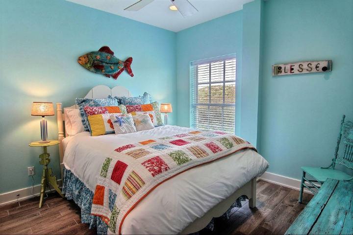 Second Queen Bedroom, 1st Floor