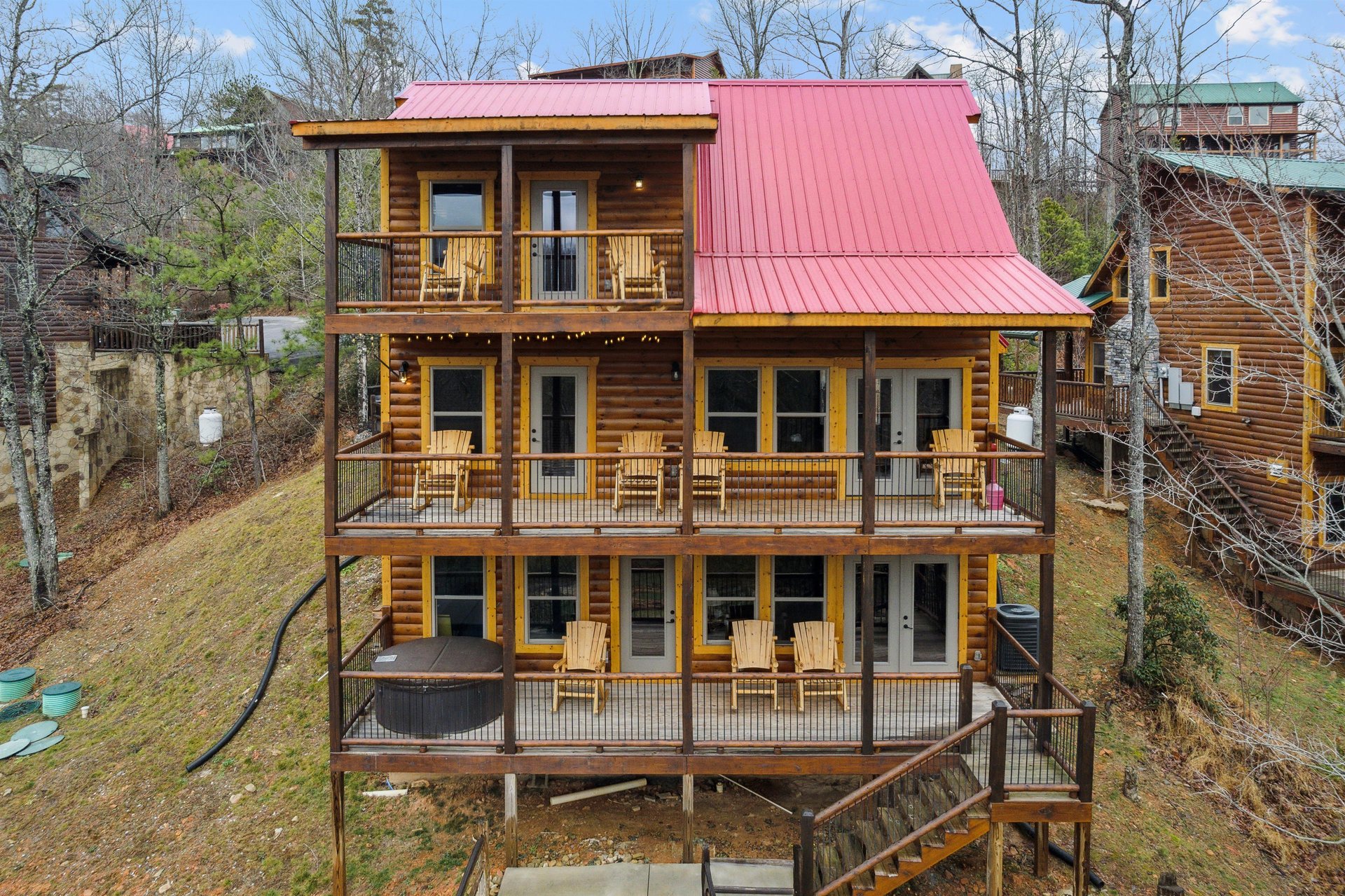 Outside rear view at Make A Splash, a 2 bedroom cabin rental located in gatlinburg