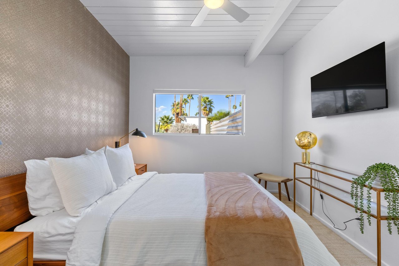 Guest bedroom