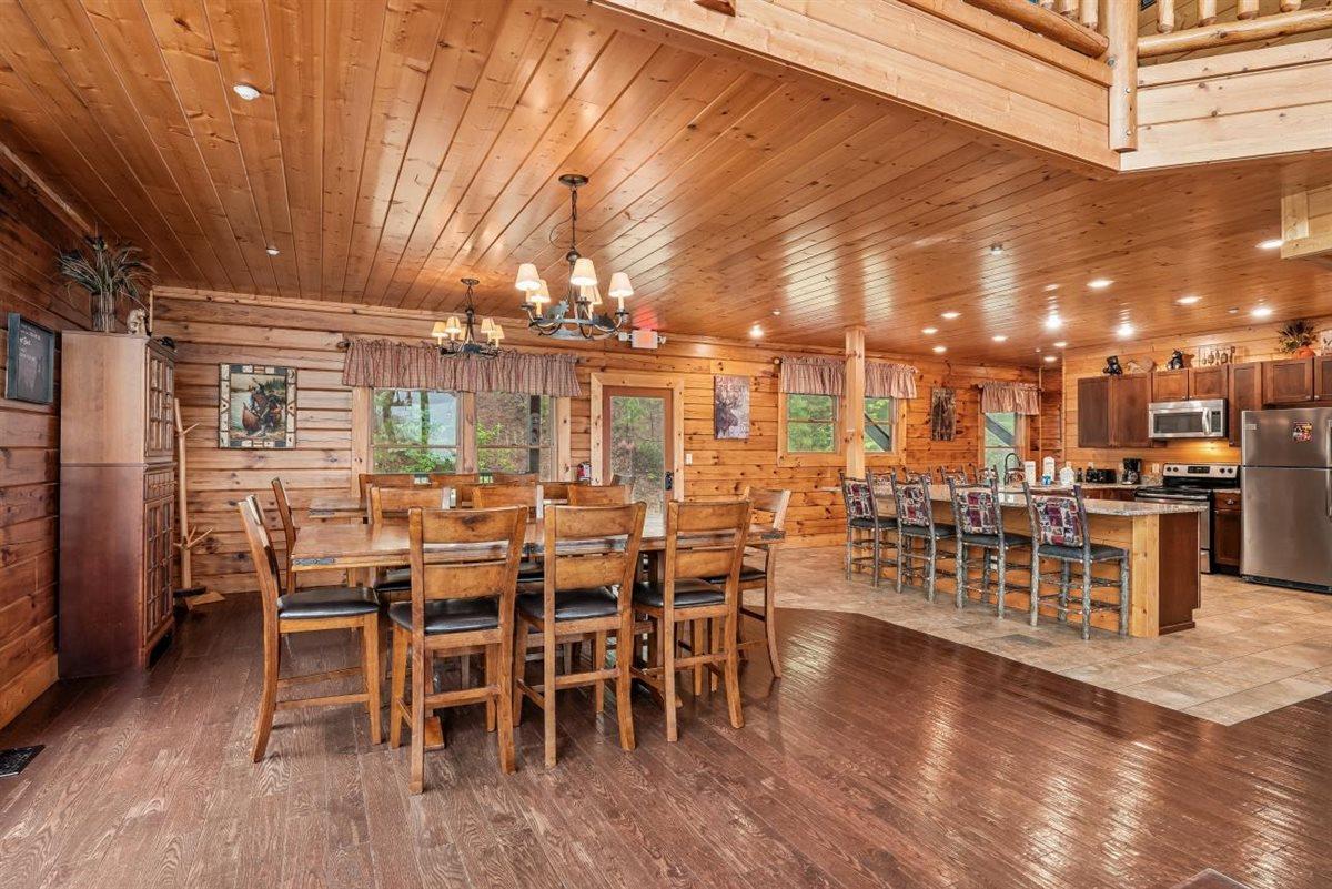 027Dining Room