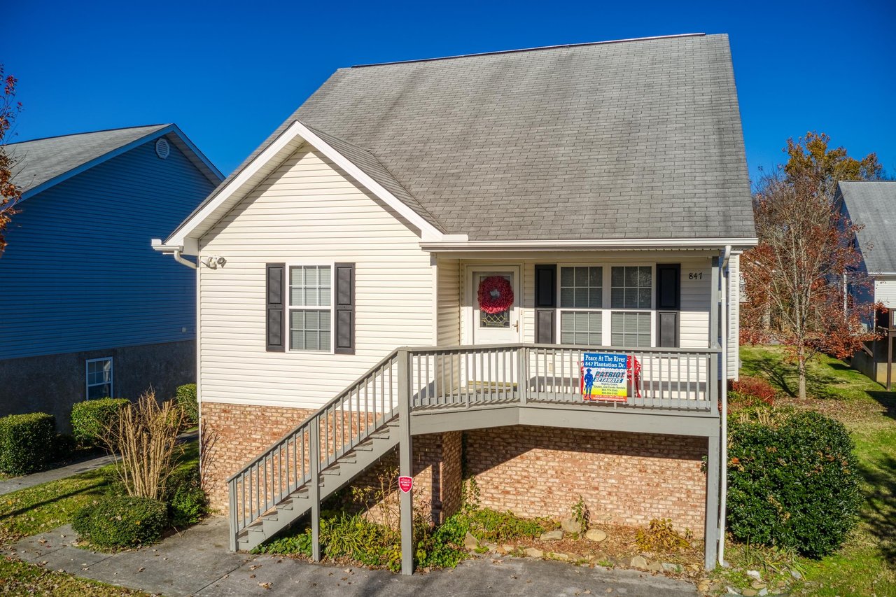 Peace at the River, a 3 bedroom cabin rental located in Pigeon Forge