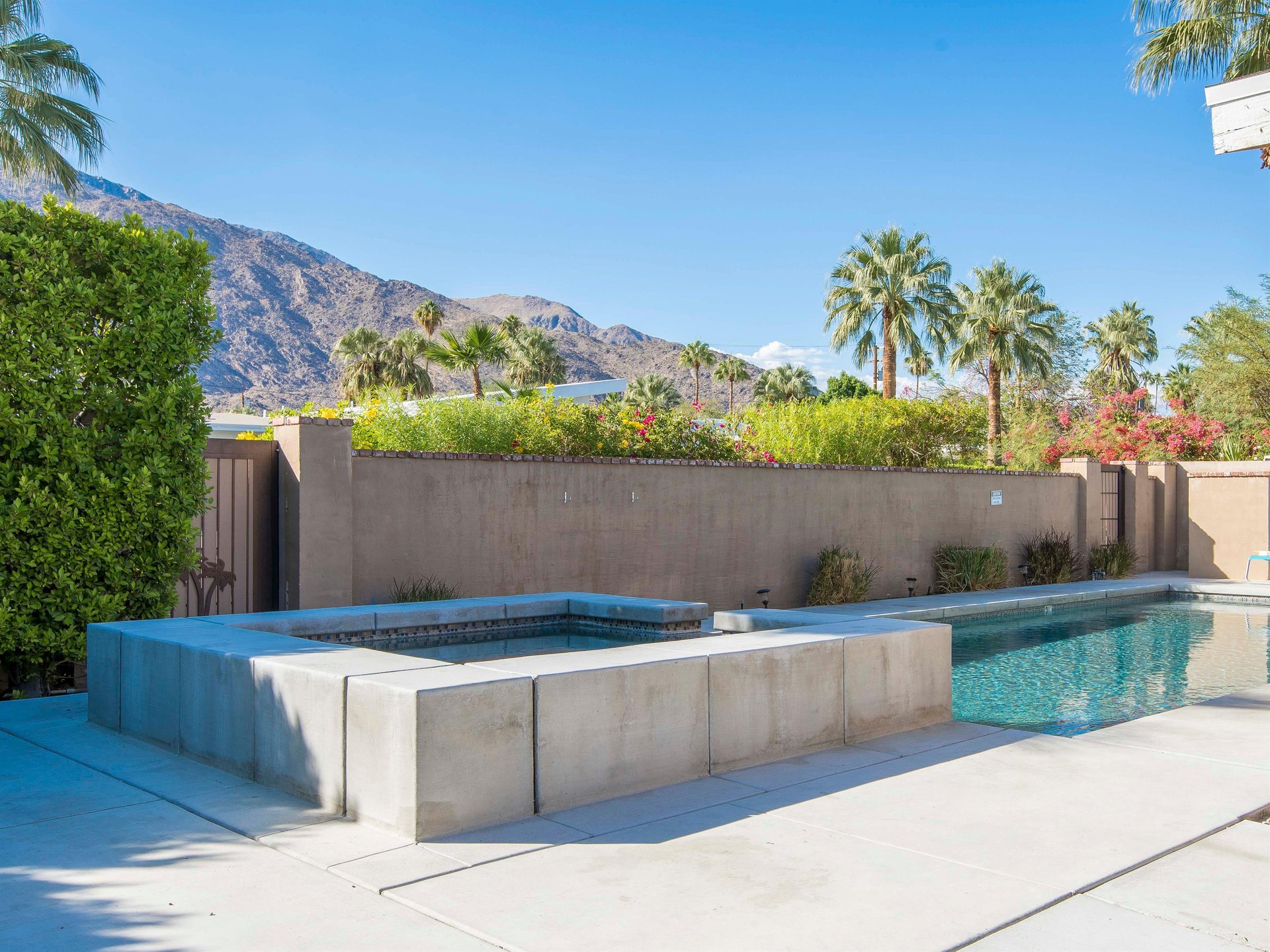 The large pool with integrated spa is fabulous