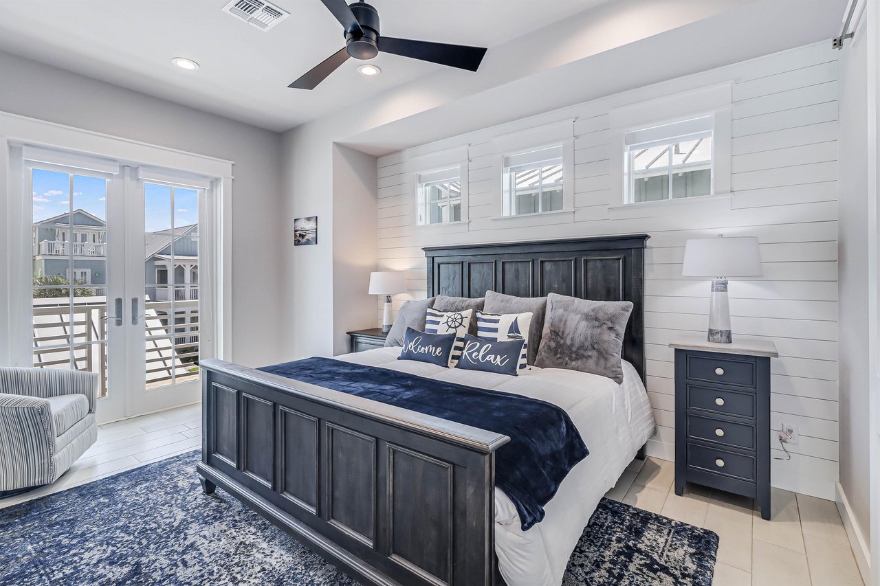 King Bedroom, 2nd Floor