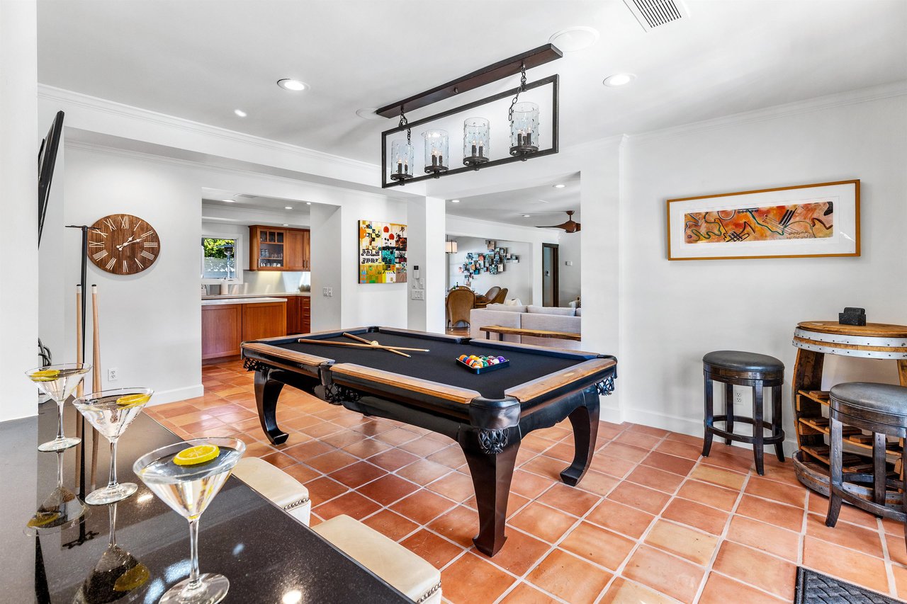 Pool table