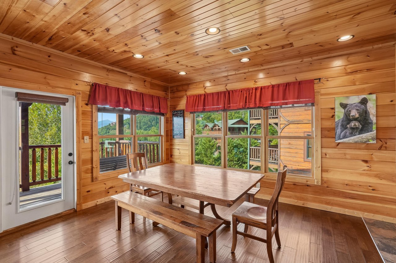 02Dining Room