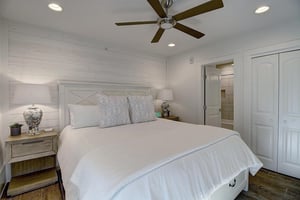 King Bedroom, 3rd Floor