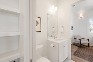 1st Floor, Shared Bathroom