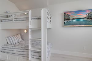 3rd Floor King Suite with Additional Twin Beds