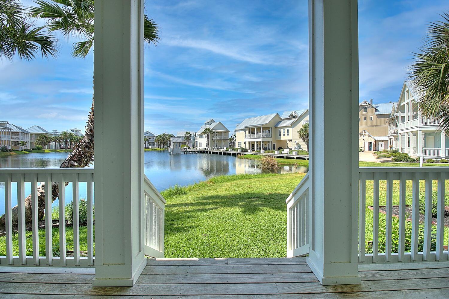 Lakeside Porch, 1st Floor Primary Suite