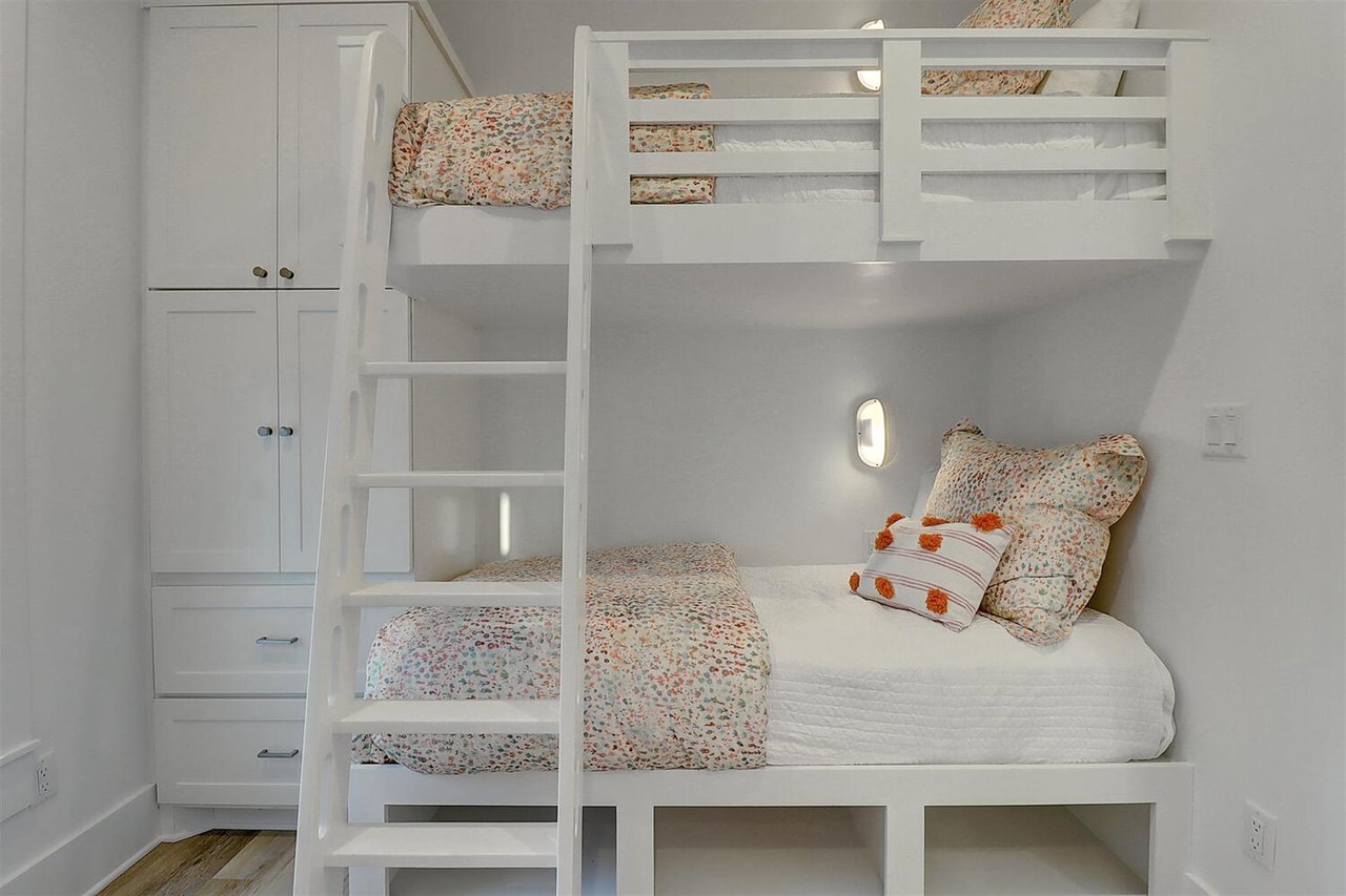 1st floor bunk white w color