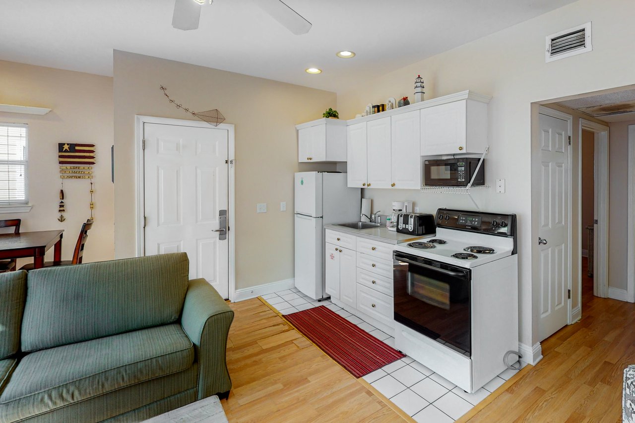 Nantucket Rainbow Cottages 15B 5