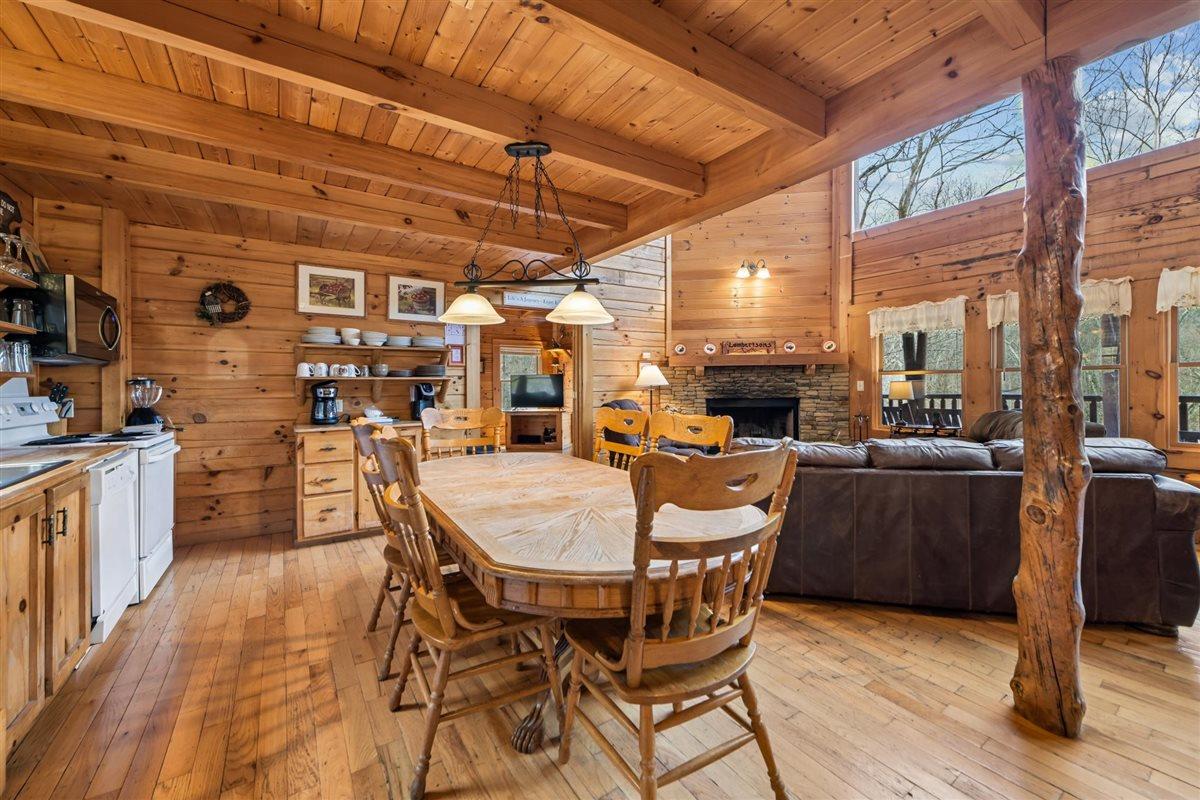 22Dining Room