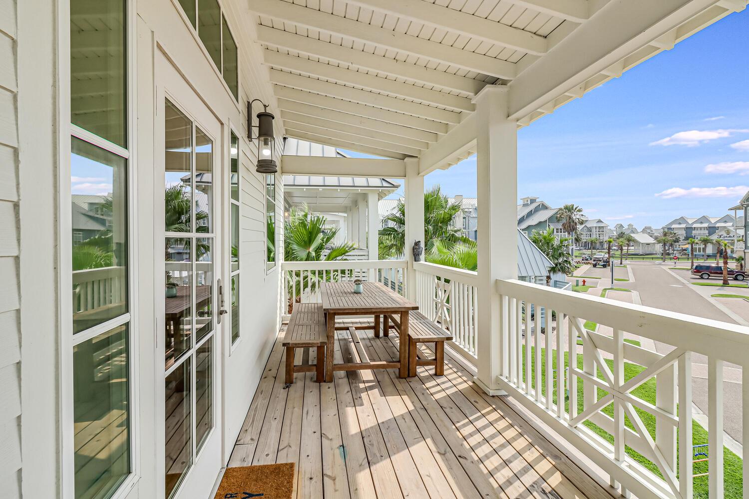 Balcony Dining, 2nd Floor