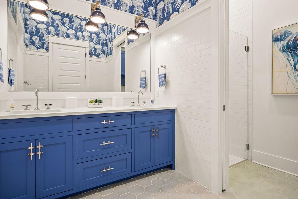 Double Shower Bunk Bathroom, 2nd Floor